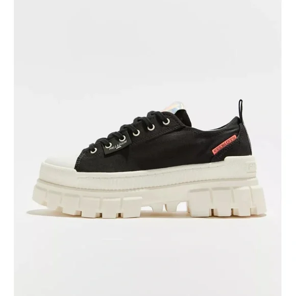 Palladium - Free People - ‘Revolt LO TX’ Boots - Picture 3 of 7